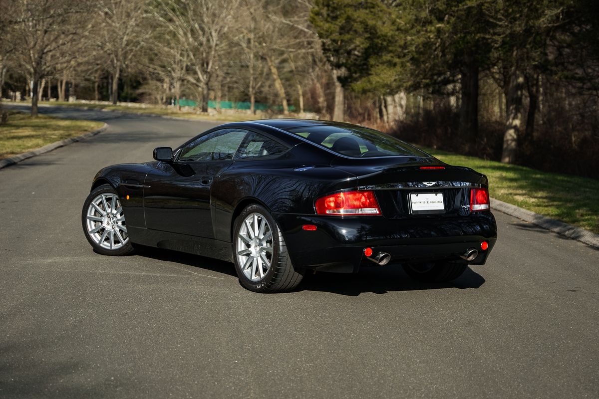 2005 Aston Martin V12 Vanquish S