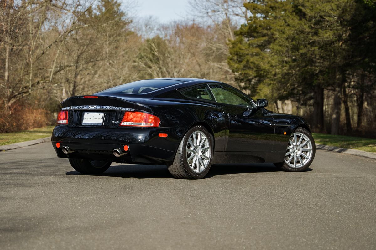 2005 Aston Martin V12 Vanquish S