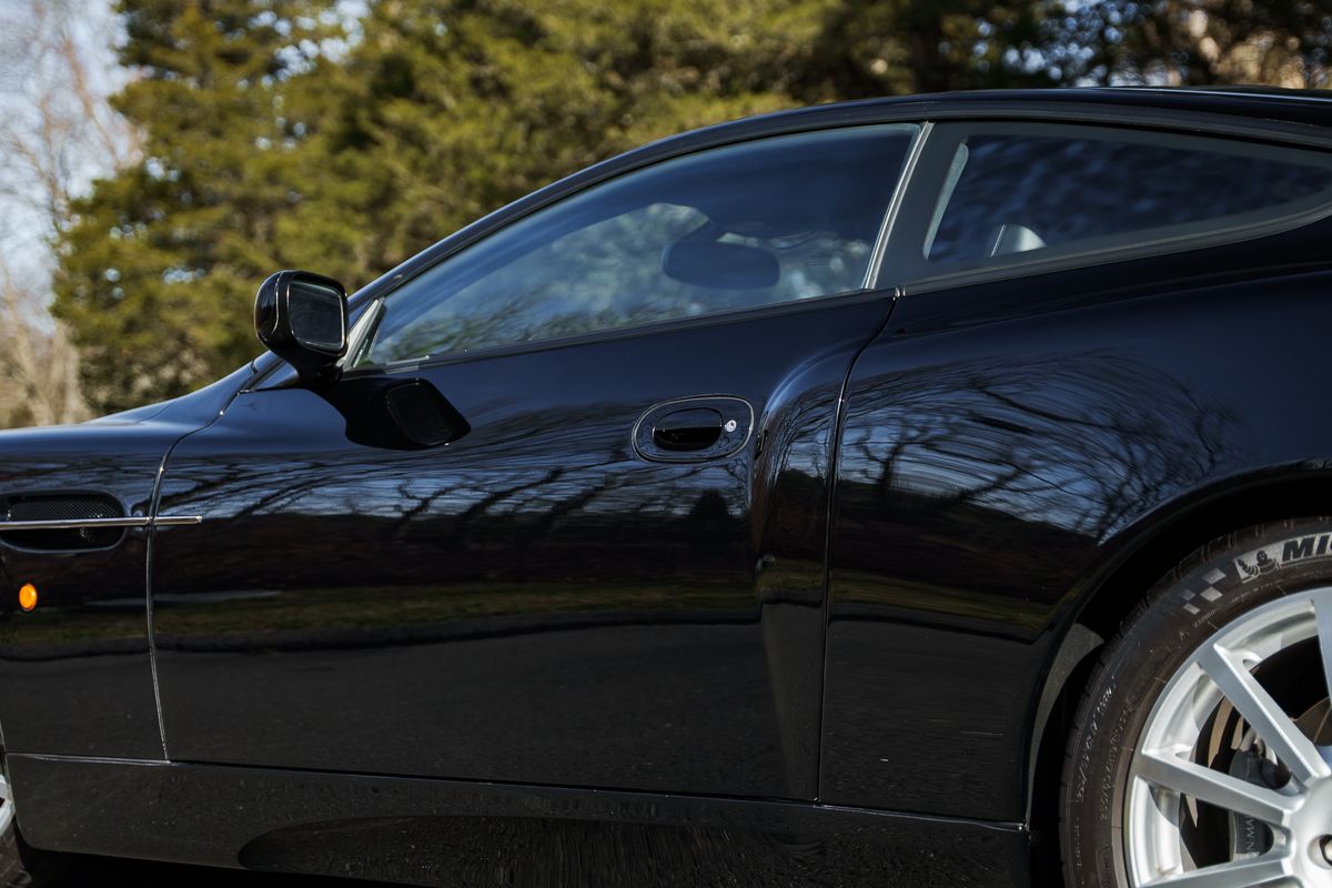 2005 Aston Martin V12 Vanquish S