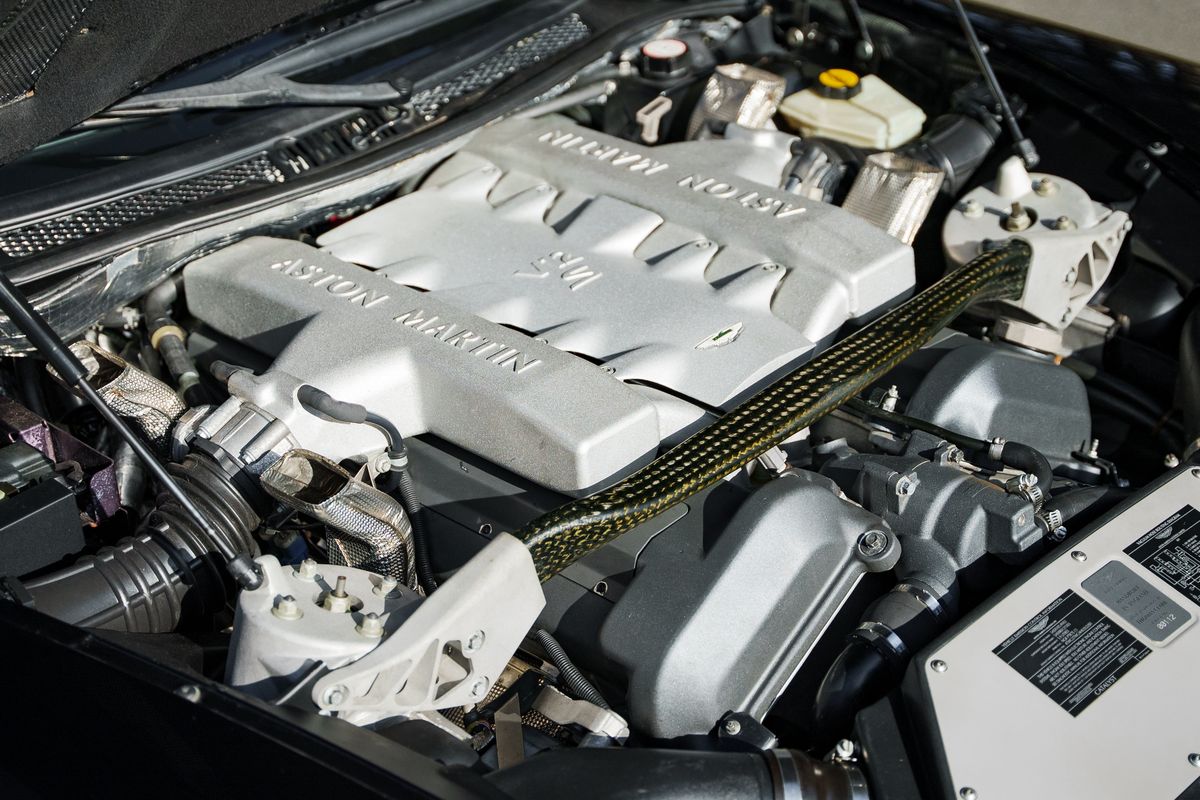 2005 Aston Martin V12 Vanquish S