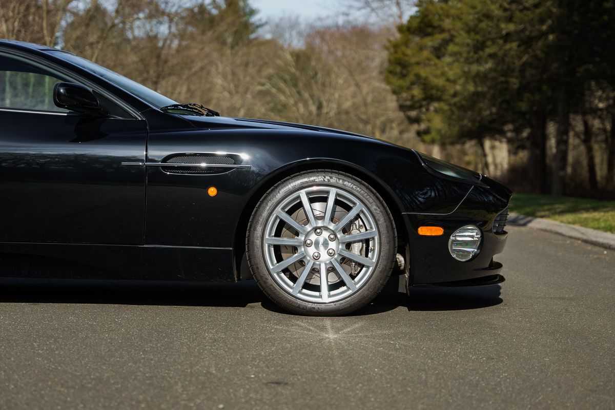 2005 Aston Martin V12 Vanquish S