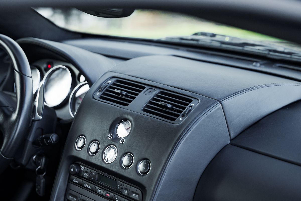 2005 Aston Martin V12 Vanquish S