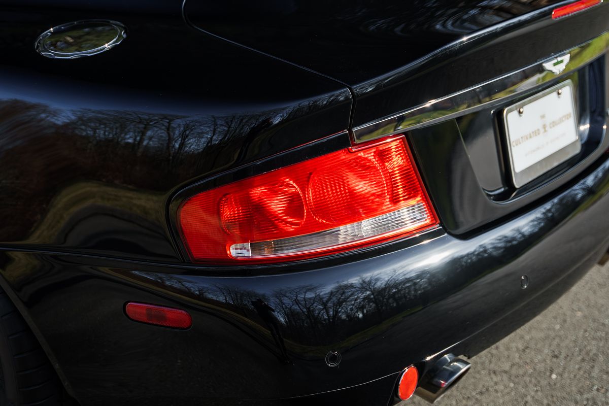 2005 Aston Martin V12 Vanquish S