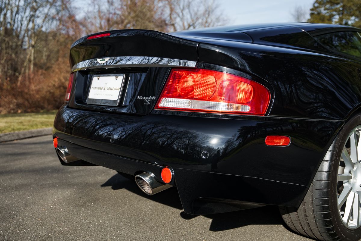 2005 Aston Martin V12 Vanquish S