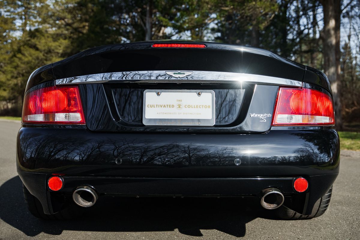 2005 Aston Martin V12 Vanquish S